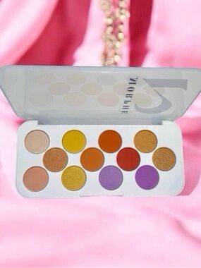 Morphe 2 Social Butterfly Eyeshadow Palette